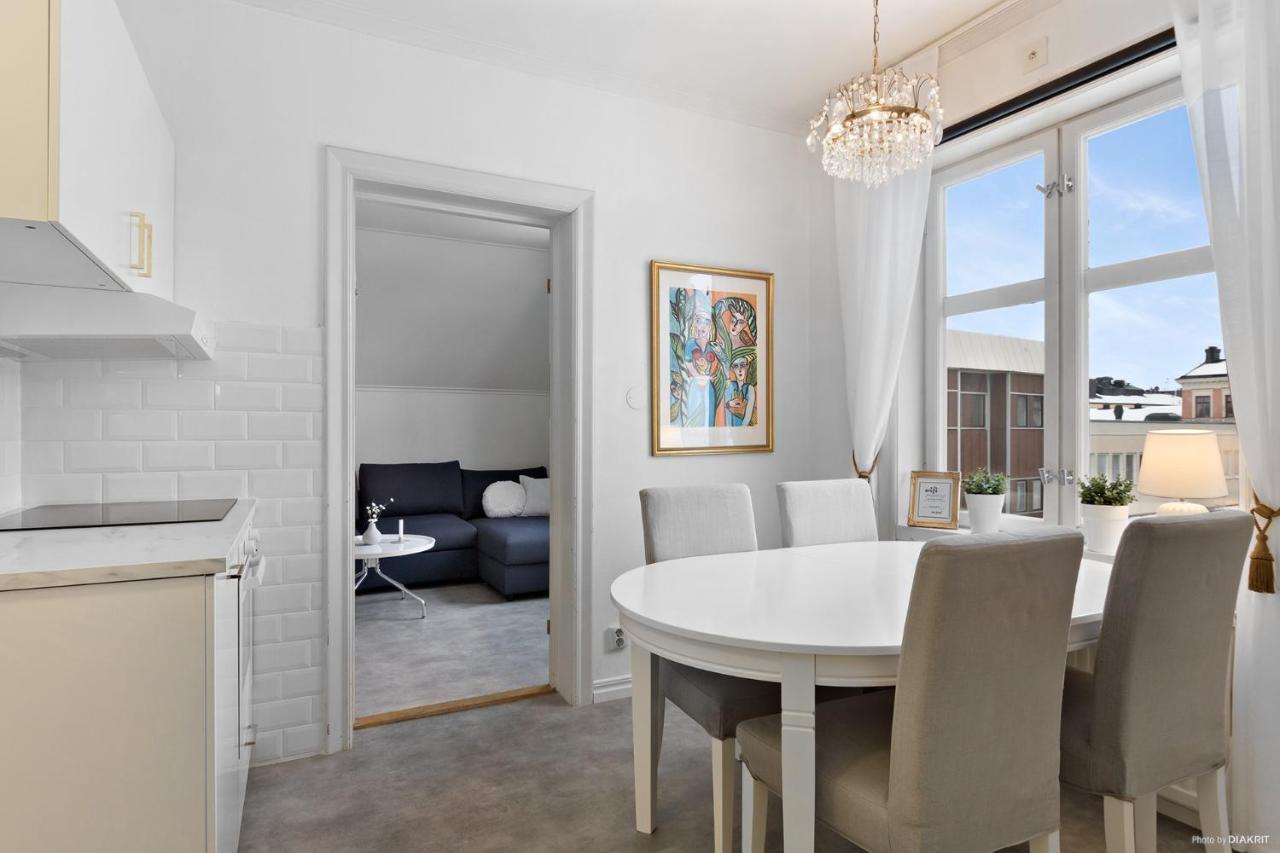 Hernoerum Storgatan - Centrala Laegenheter Härnösand Extérieur photo