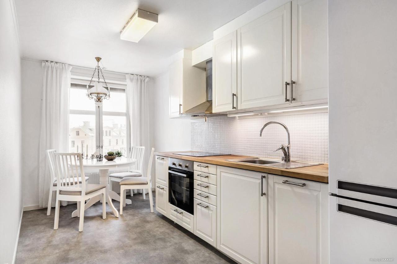 Hernoerum Storgatan - Centrala Laegenheter Härnösand Extérieur photo