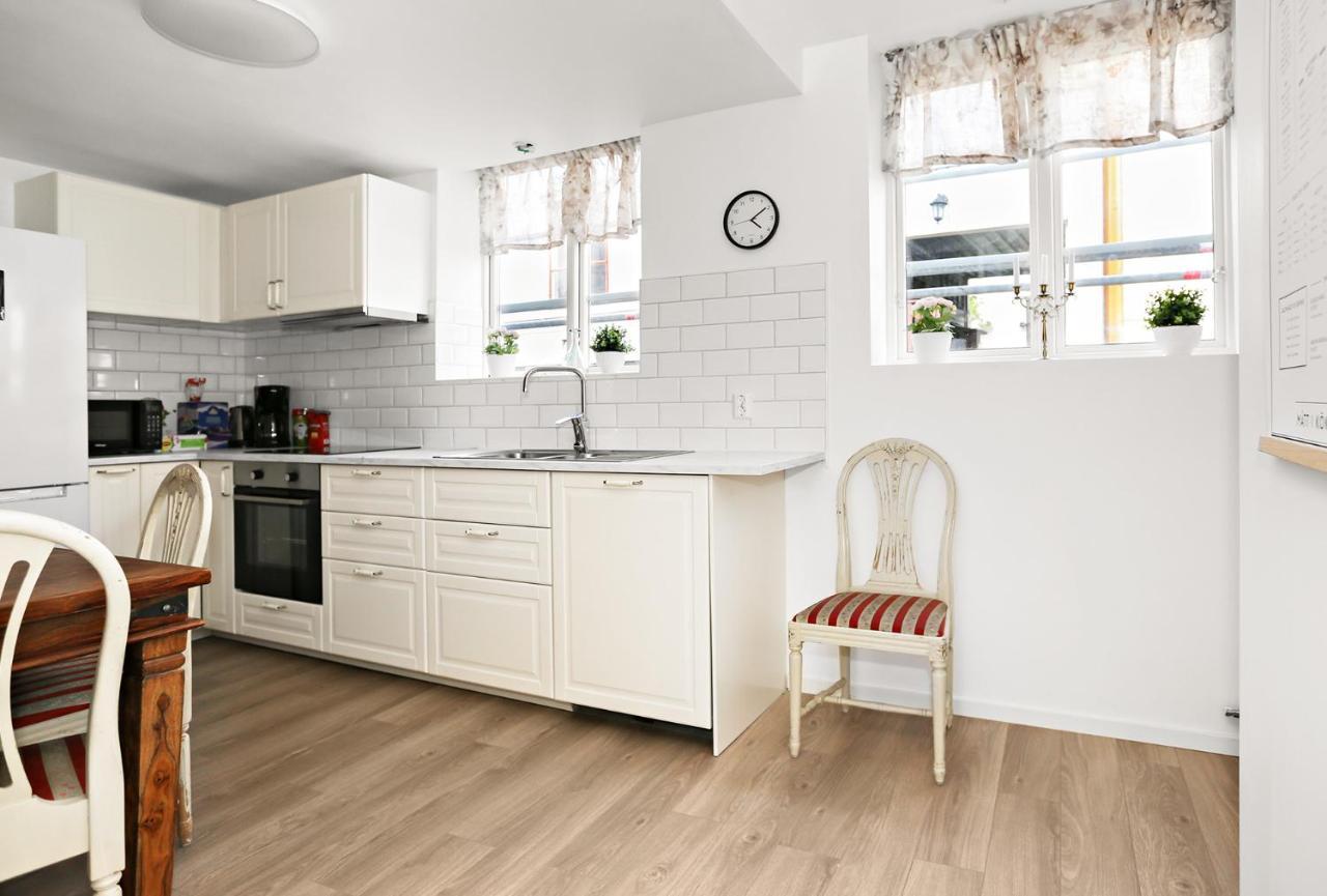 Hernoerum Storgatan - Centrala Laegenheter Härnösand Extérieur photo